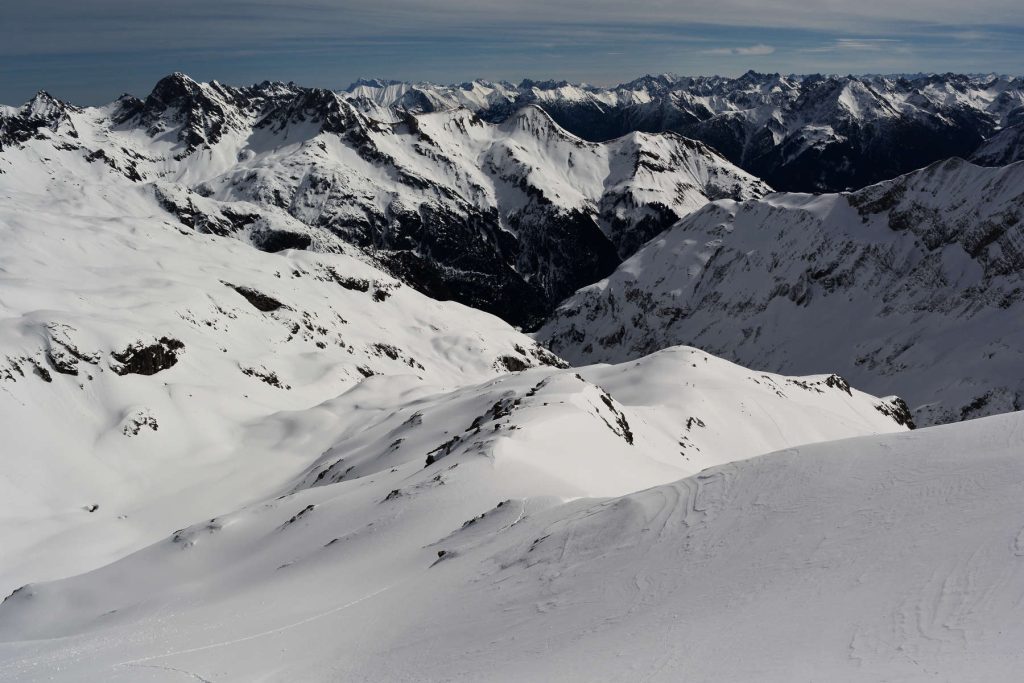 Fast auf dem Steinschartenkopf: Blick in die Lechtaler Alpen